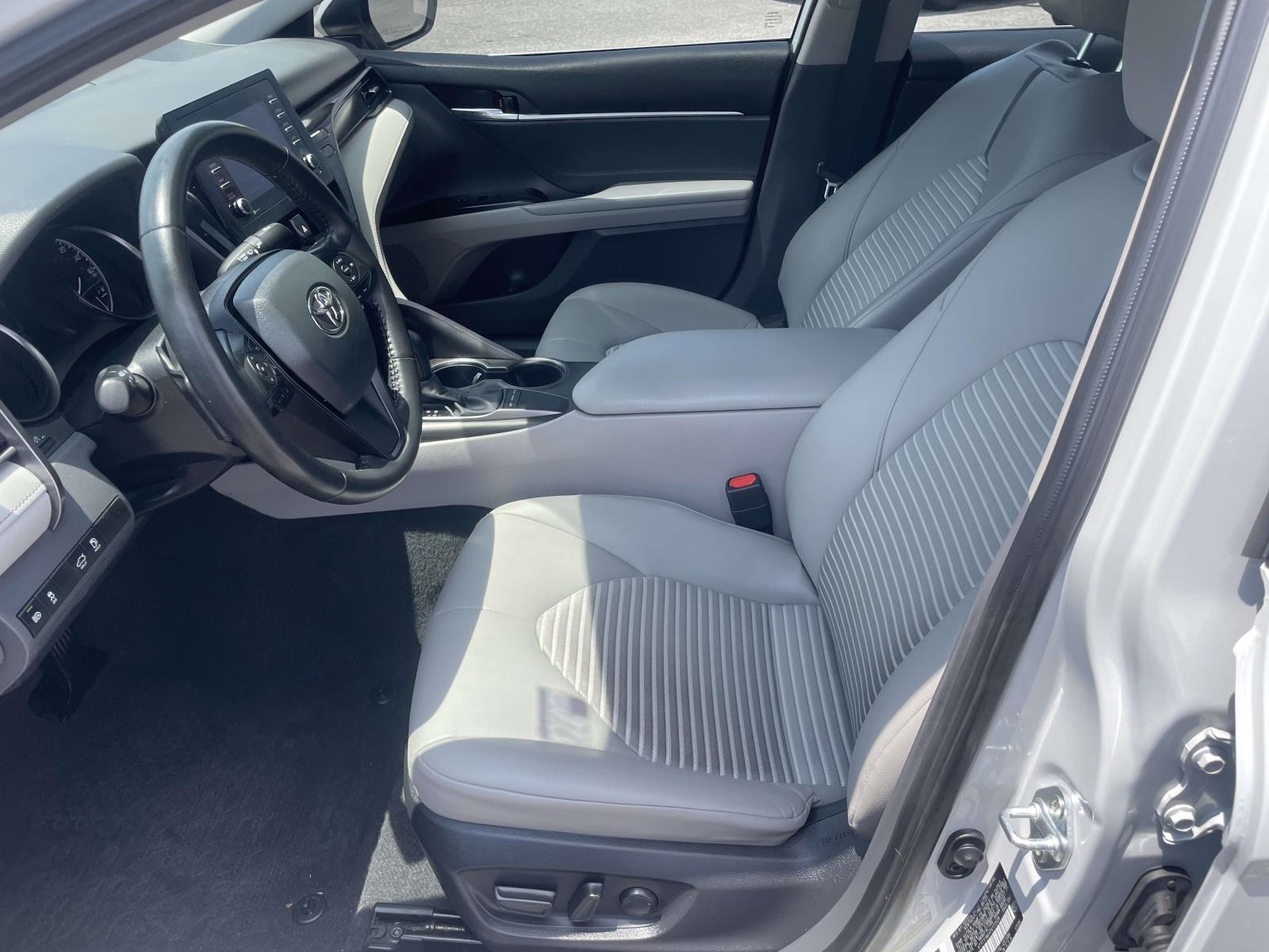 2023 Toyota Camry SE - Photo 10