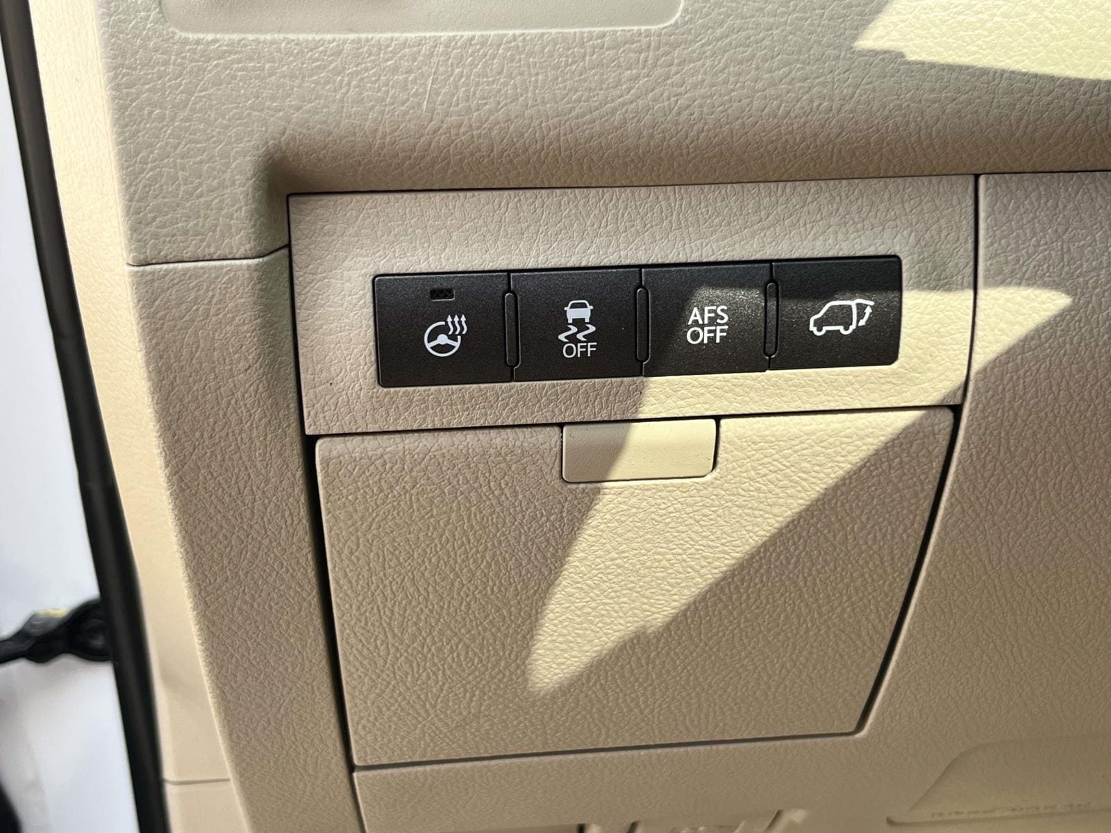 2015 Lexus LX 570 - Photo 16