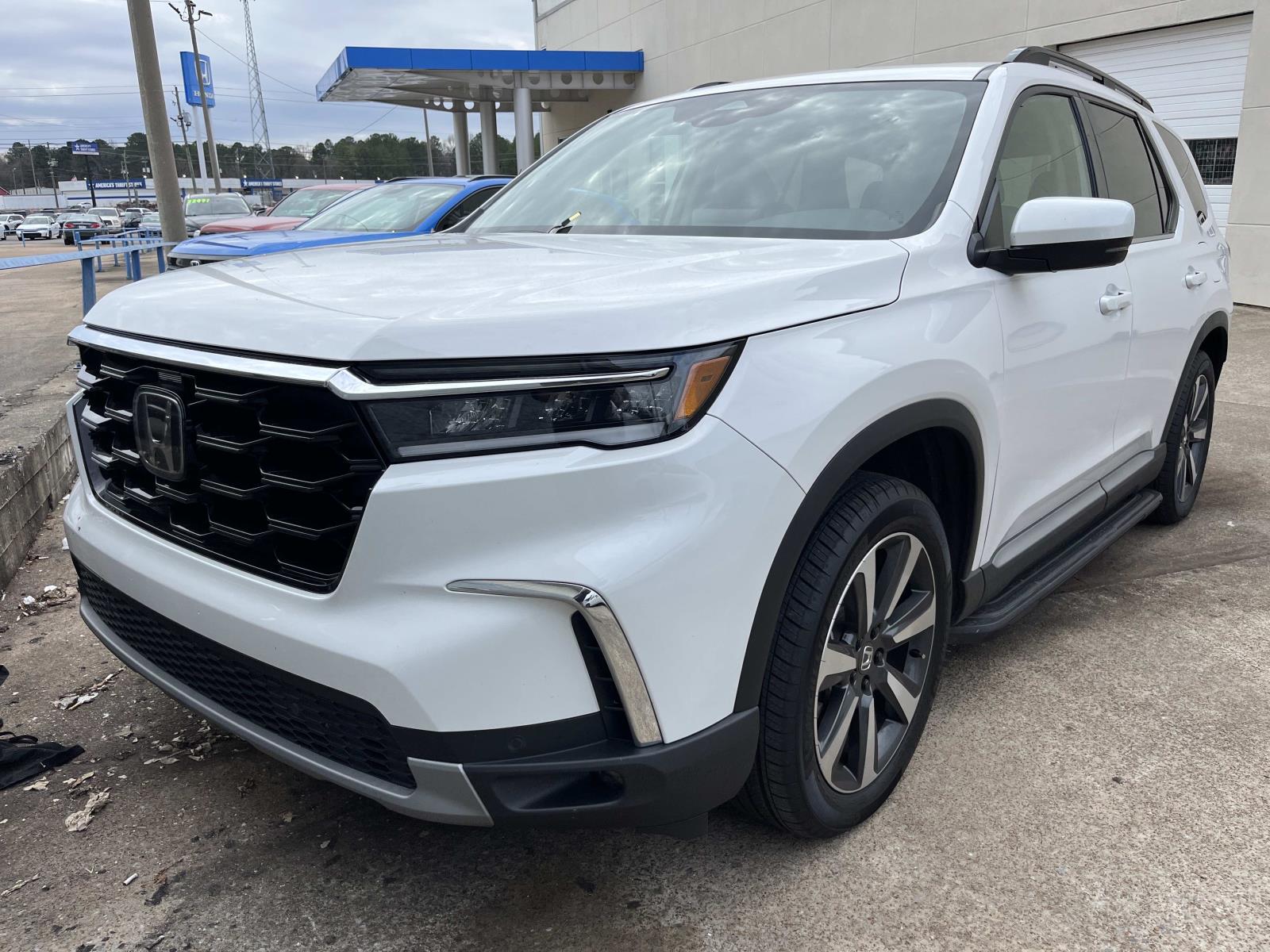 2025 Honda Pilot Touring's photo
