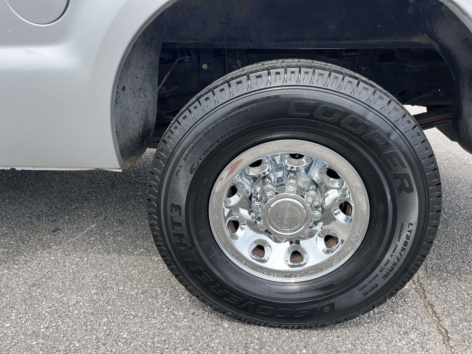 2002 Ford F-250 Super Duty XLT - Photo 9