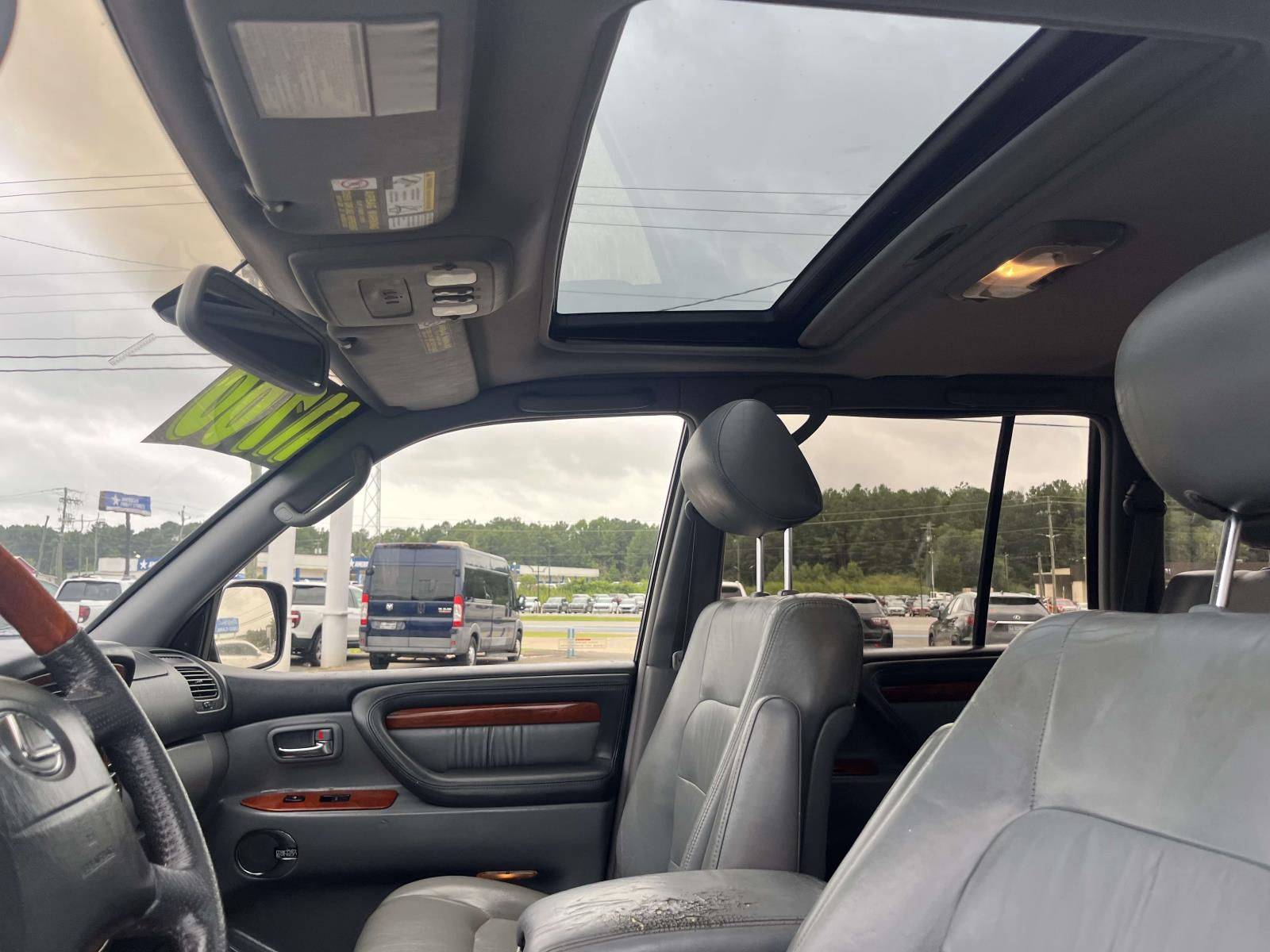2002 Lexus LX 470 - Photo 16