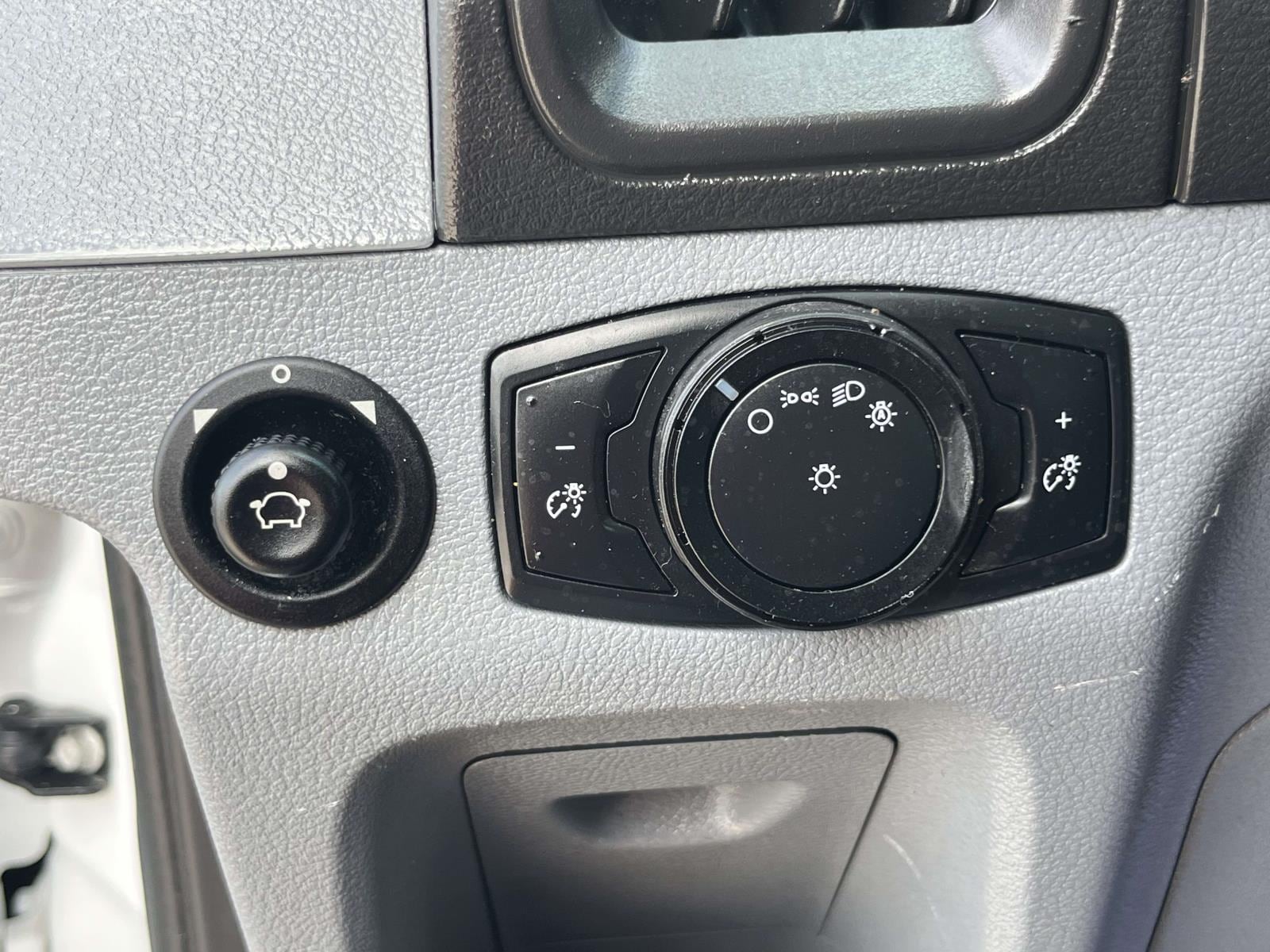 2015 Ford Transit XL - Photo 12