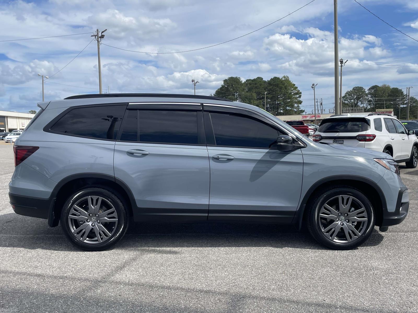 2022 Honda Pilot Sport photo 2