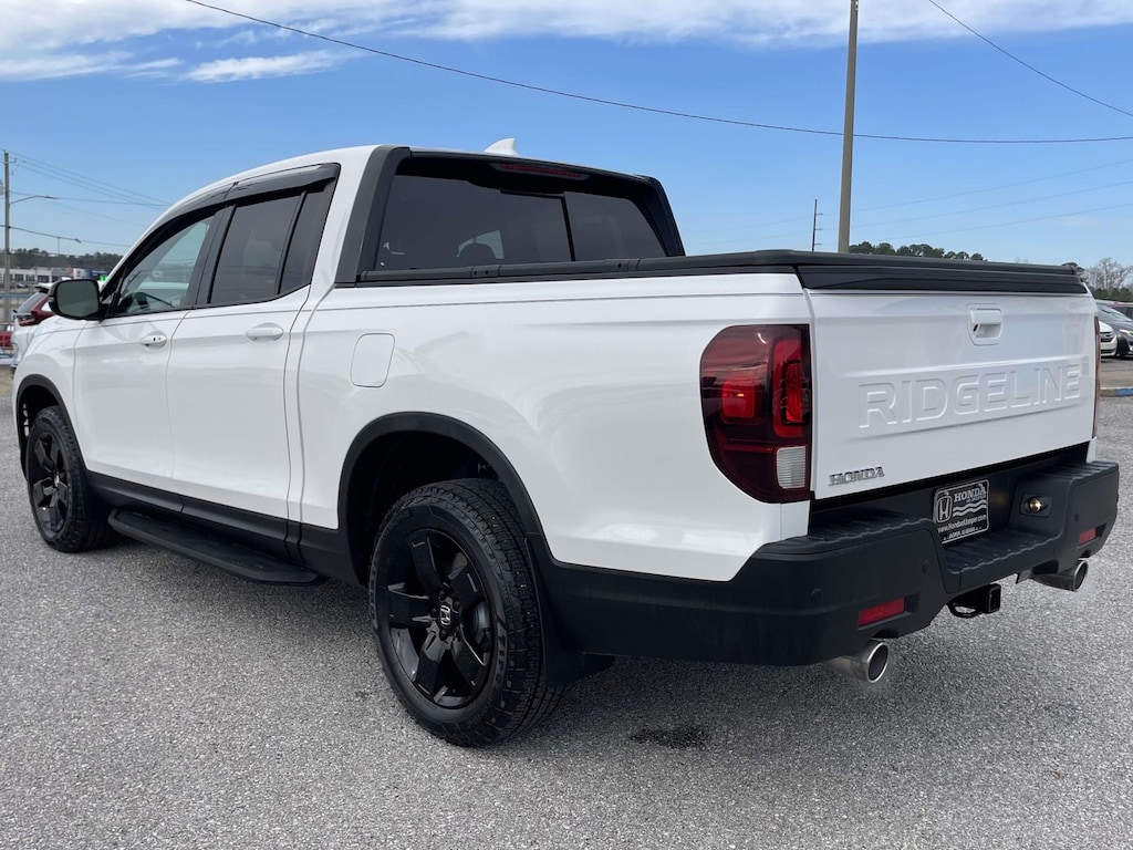 Certified 2025 Honda Ridgeline Black Edition AWD Crew Cab Pickup
