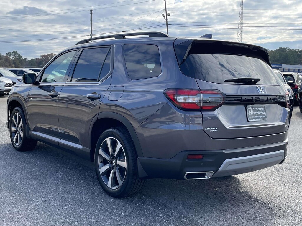 New 2025 Honda Pilot Touring 2WD SUV
