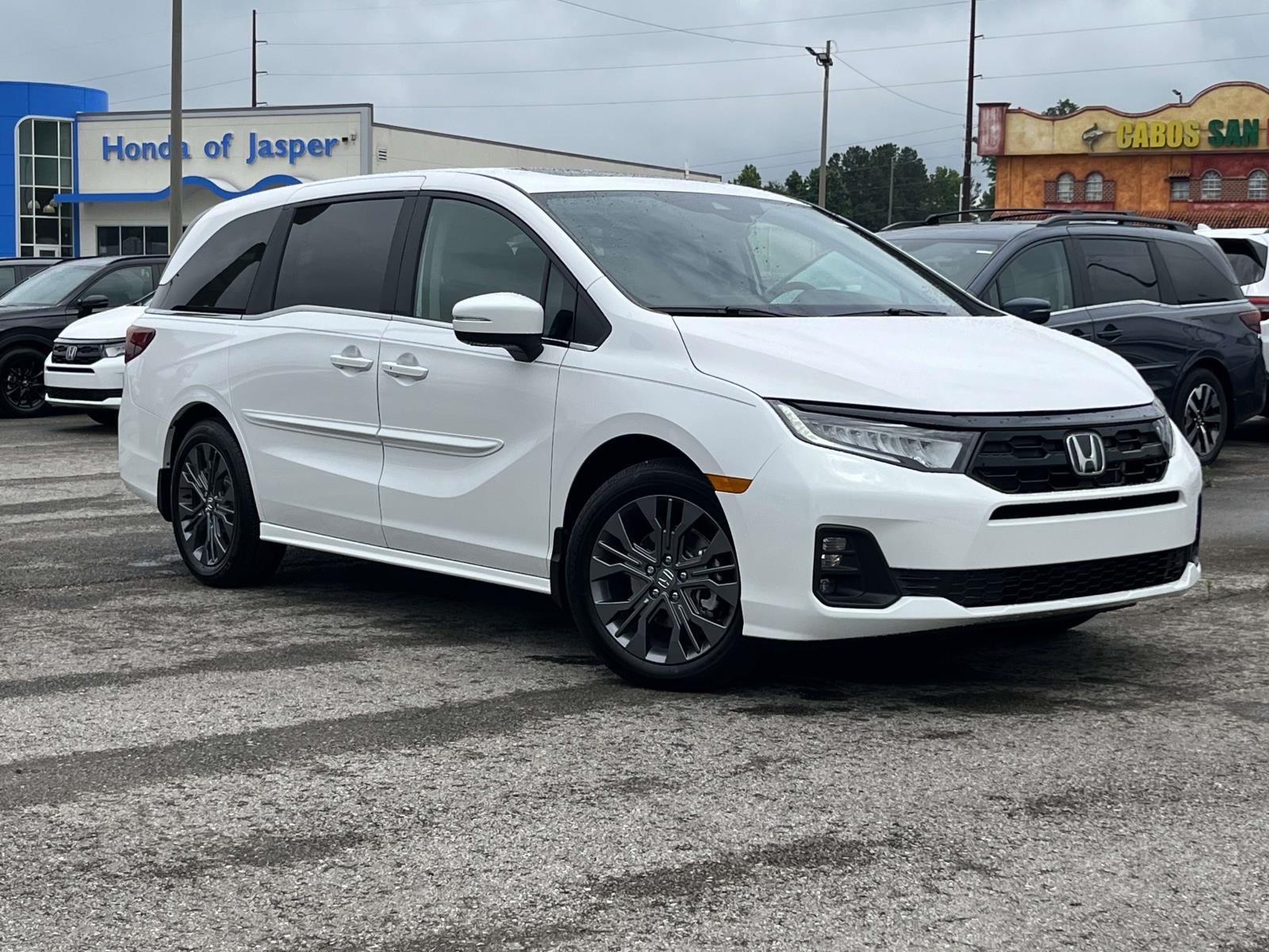 2026 Honda Odyssey Touring's photo