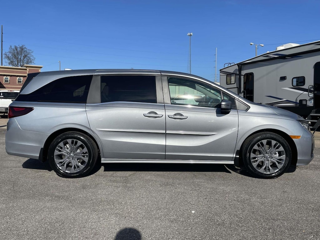 New 2026 Honda Odyssey Touring Auto Van Passenger