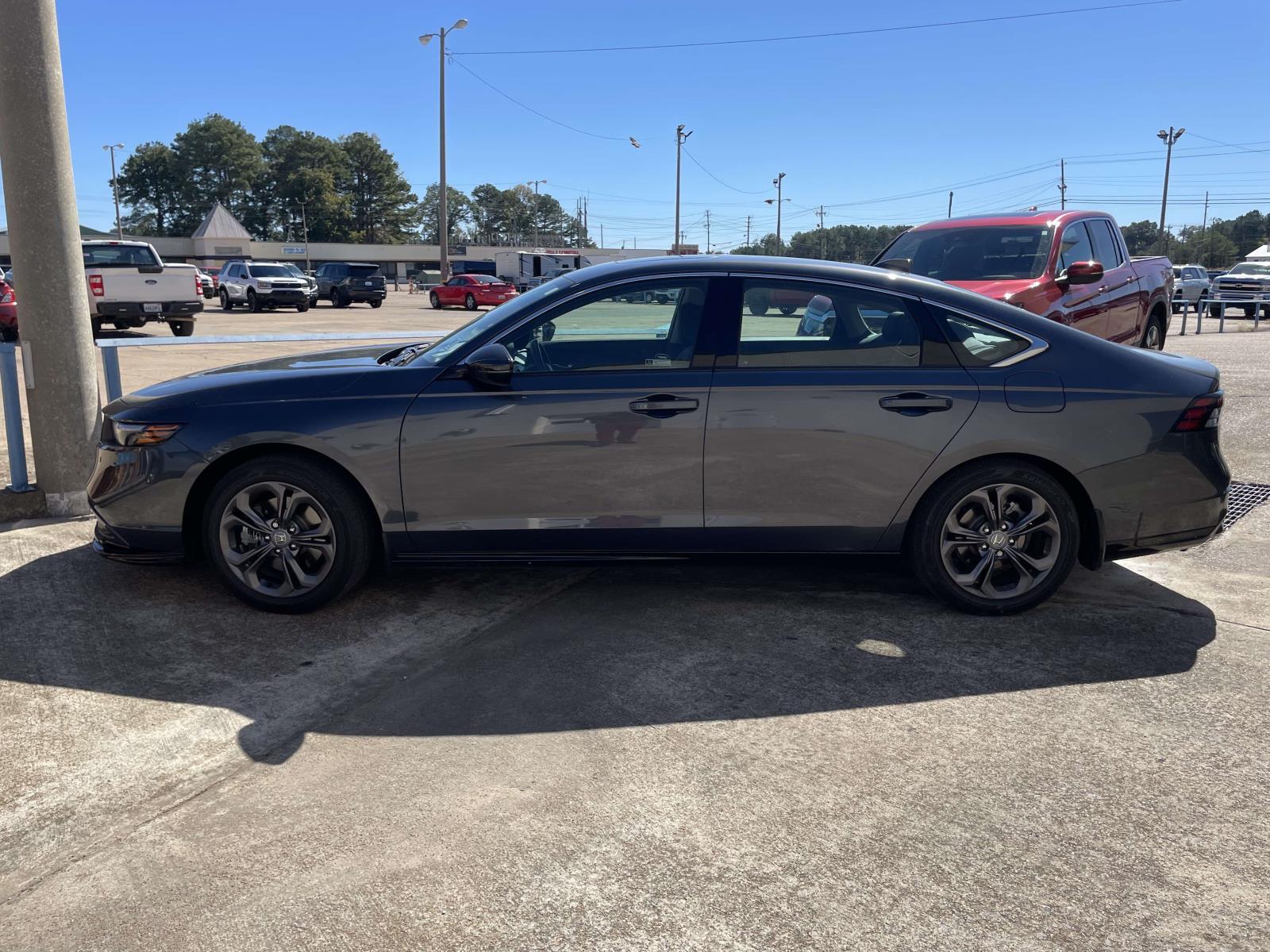 Used 2025 Honda Accord Hybrid EX-L SEDAN Car