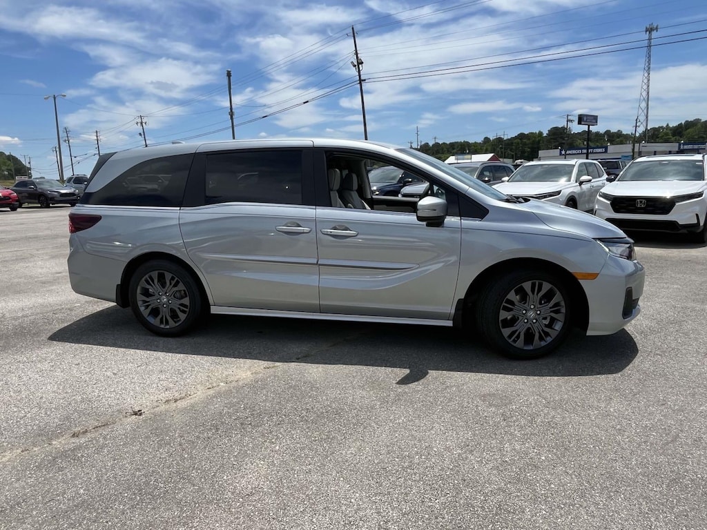 New 2026 Honda Odyssey Touring Auto Van Passenger