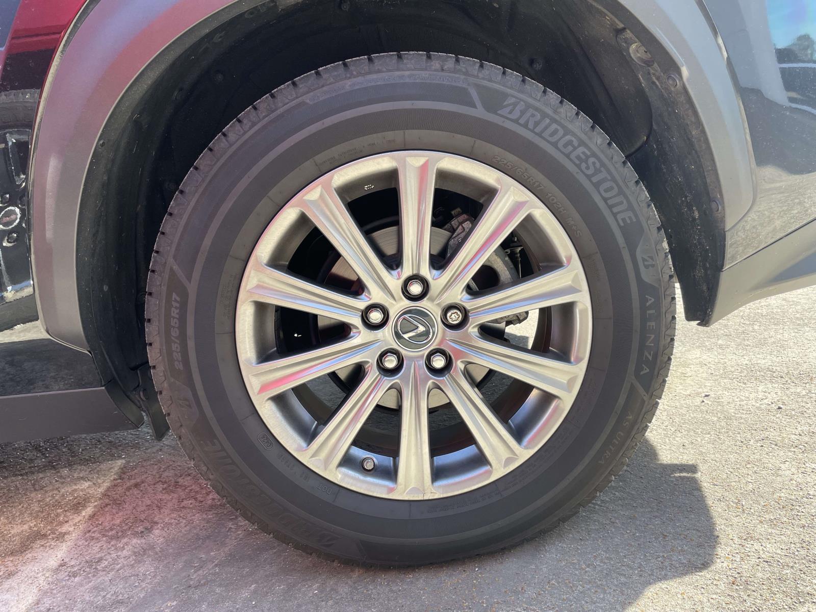 2021 Lexus NX 250 photo 3