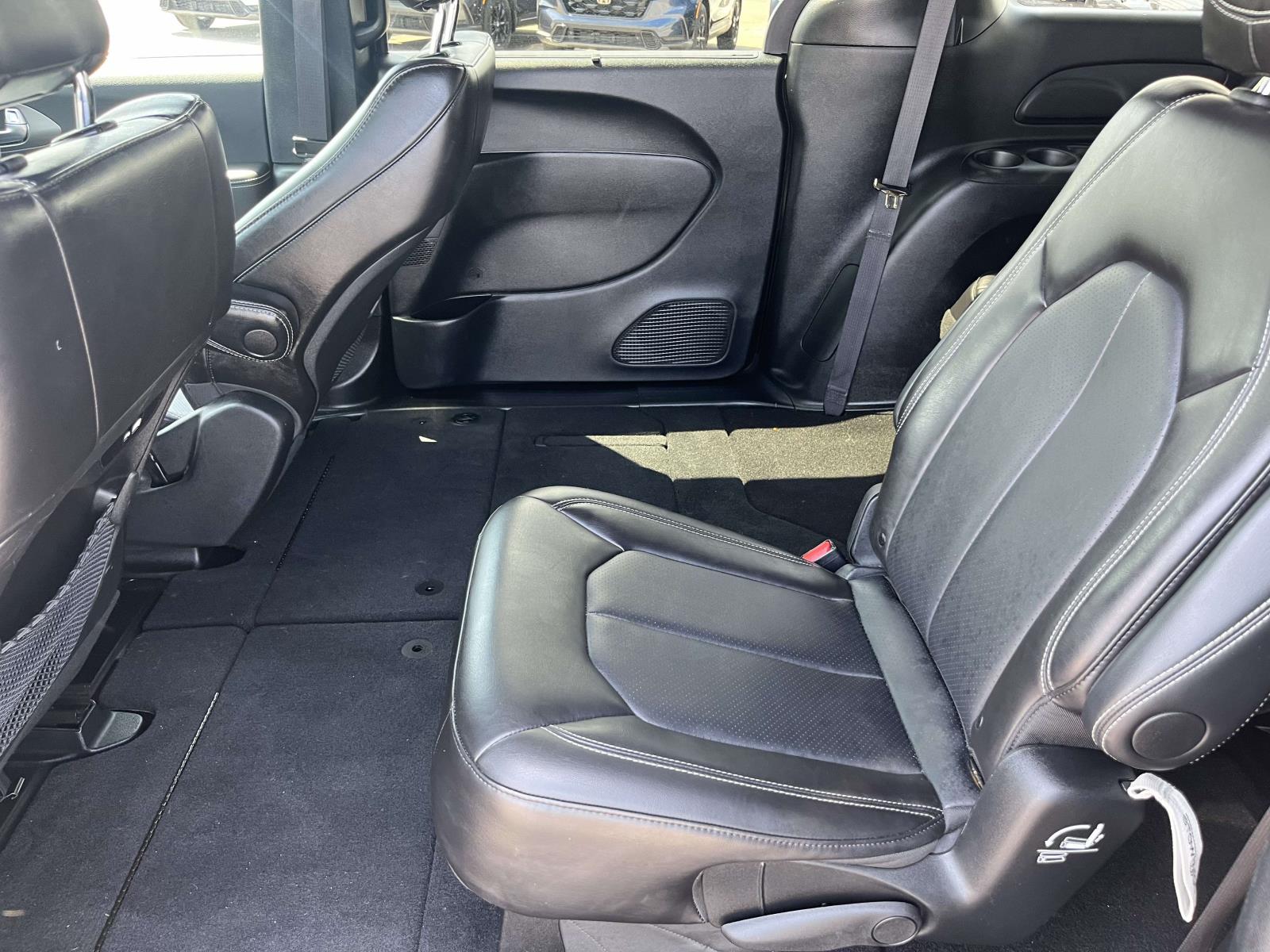 2025 Chrysler Pacifica Select - Photo 7