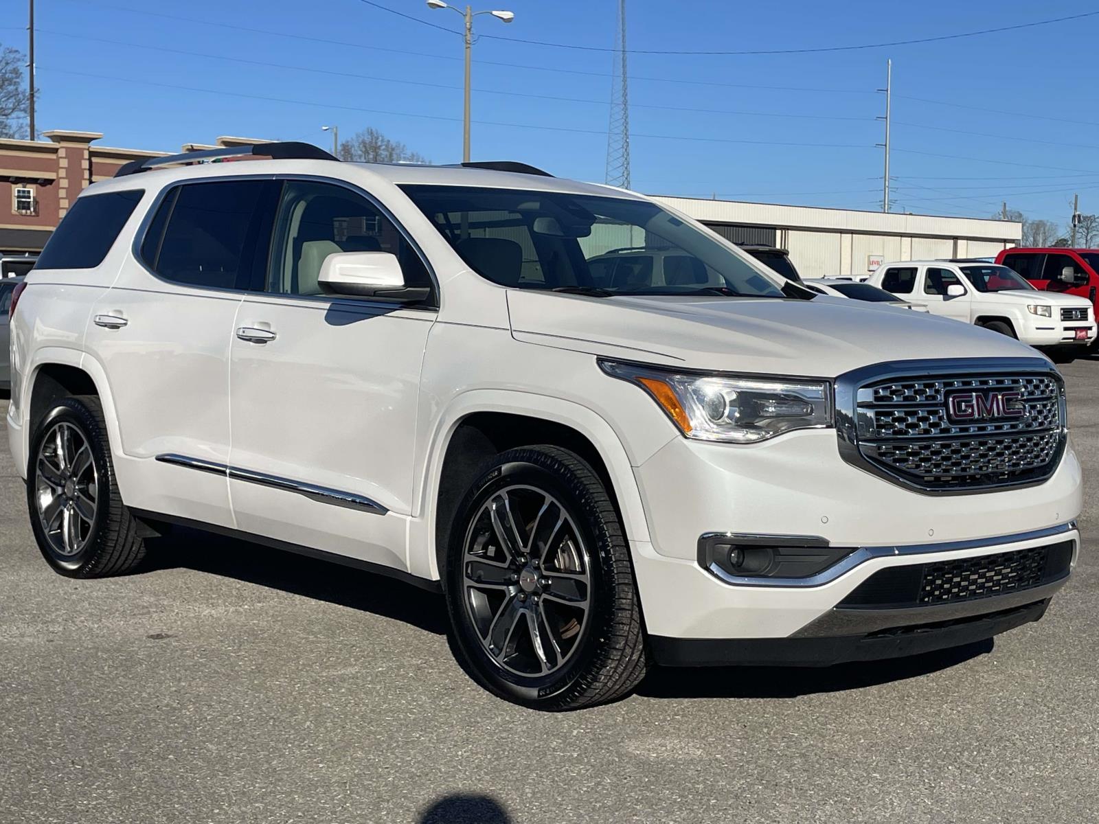 2019 GMC Acadia Denali's photo