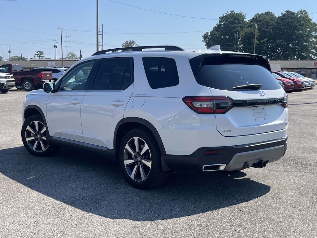 Certified 2025 Honda Pilot Touring AWD Sport Utility