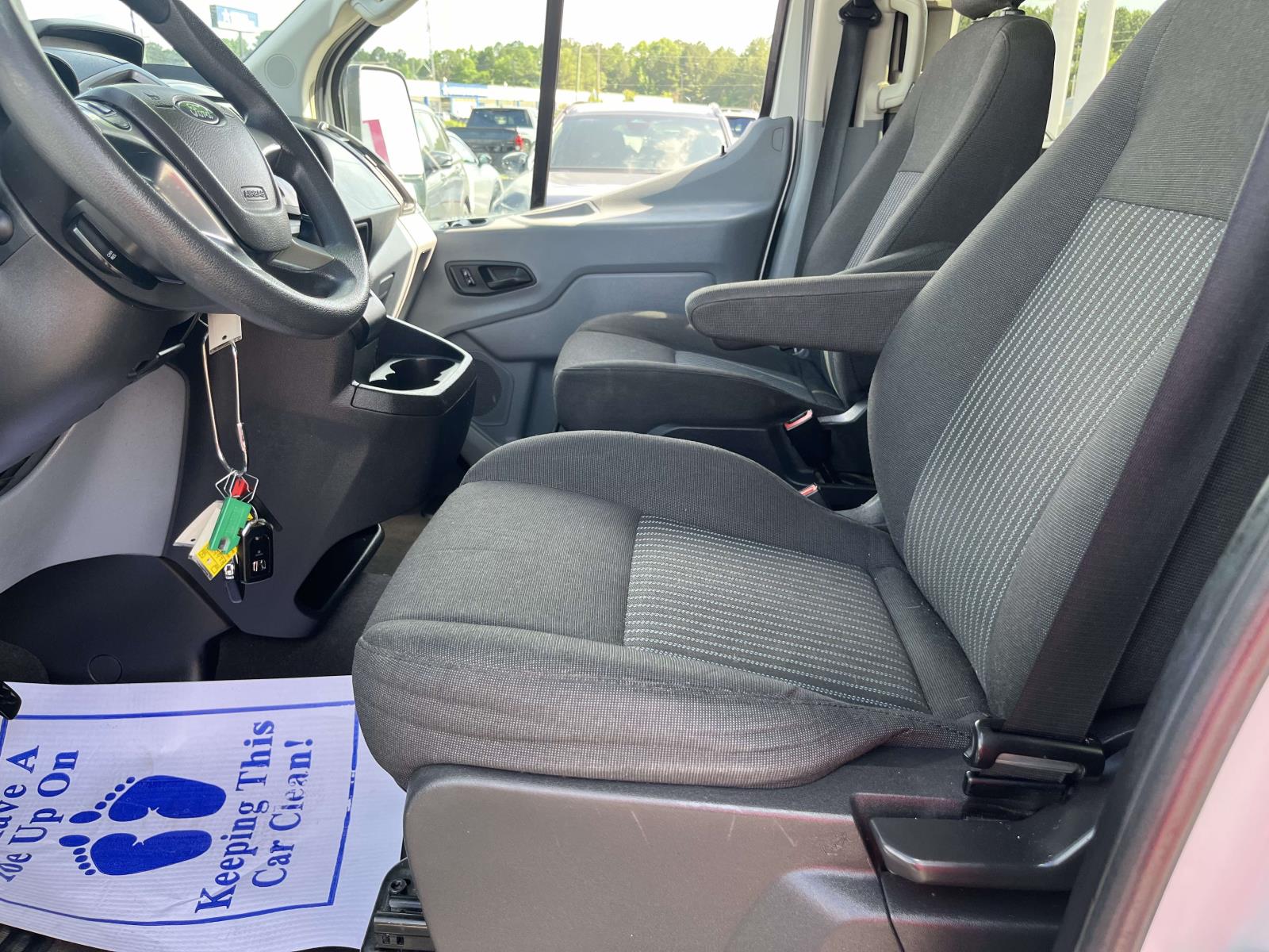 2015 Ford Transit XL - Photo 9