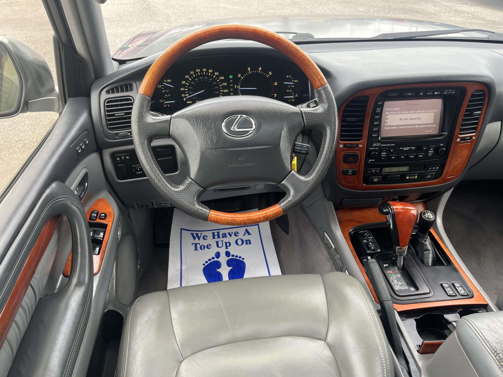 2002 Lexus LX 470 - Photo 12