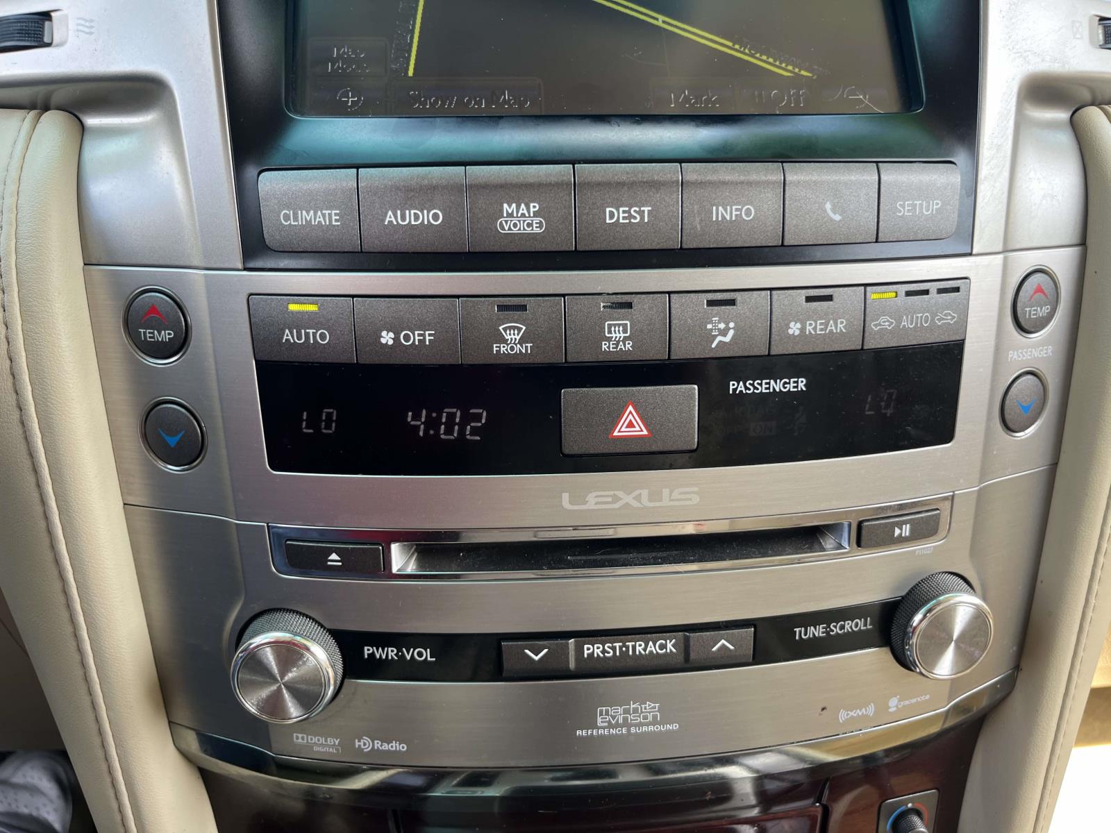 2015 Lexus LX 570 - Photo 20