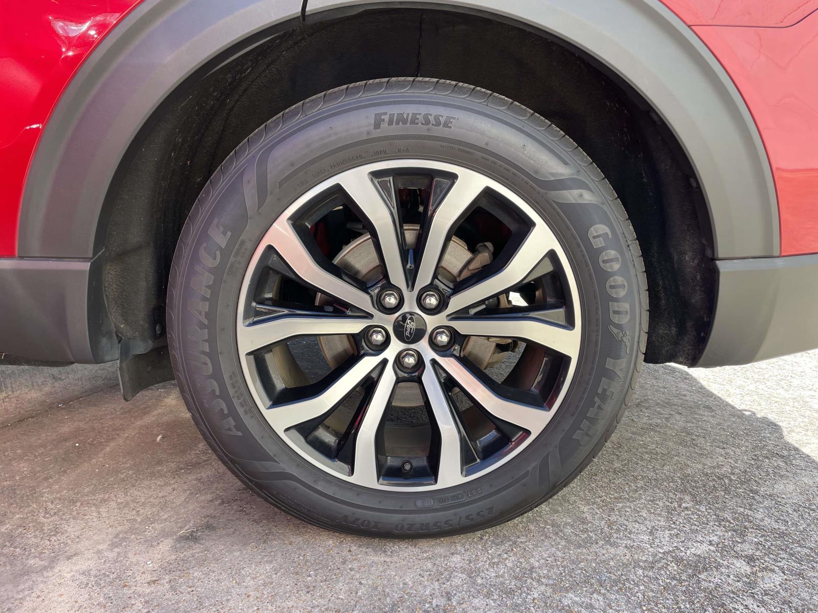 2020 Ford Explorer ST photo 3