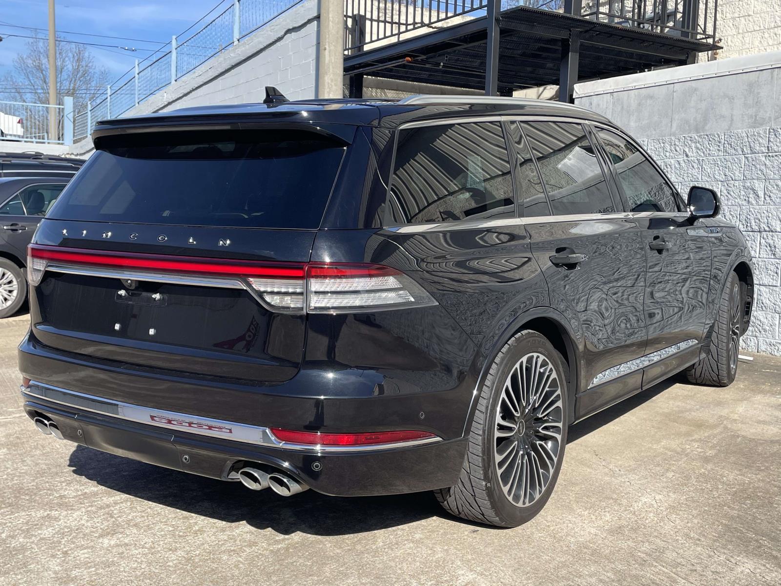 2023 Lincoln Aviator Black Label photo 2