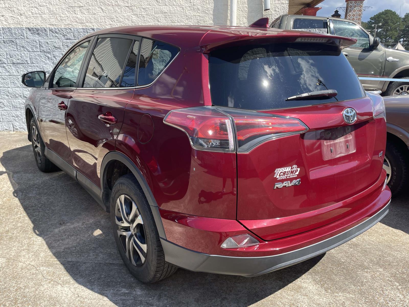 2018 Toyota RAV4 LE photo 2