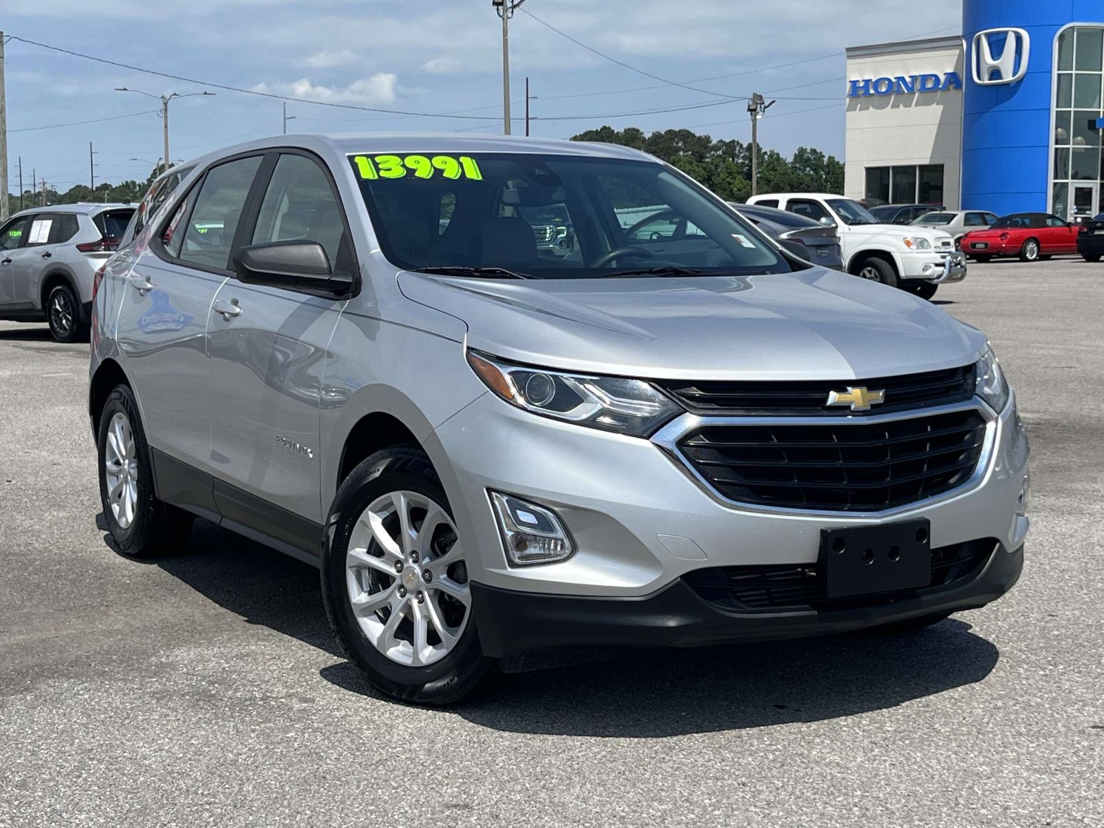 2020 Chevrolet Equinox LS's photo