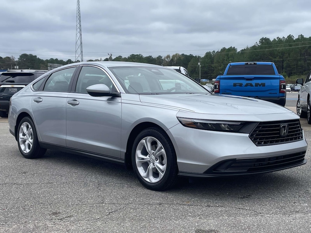 New 2025 Honda Accord LX CVT Sedan