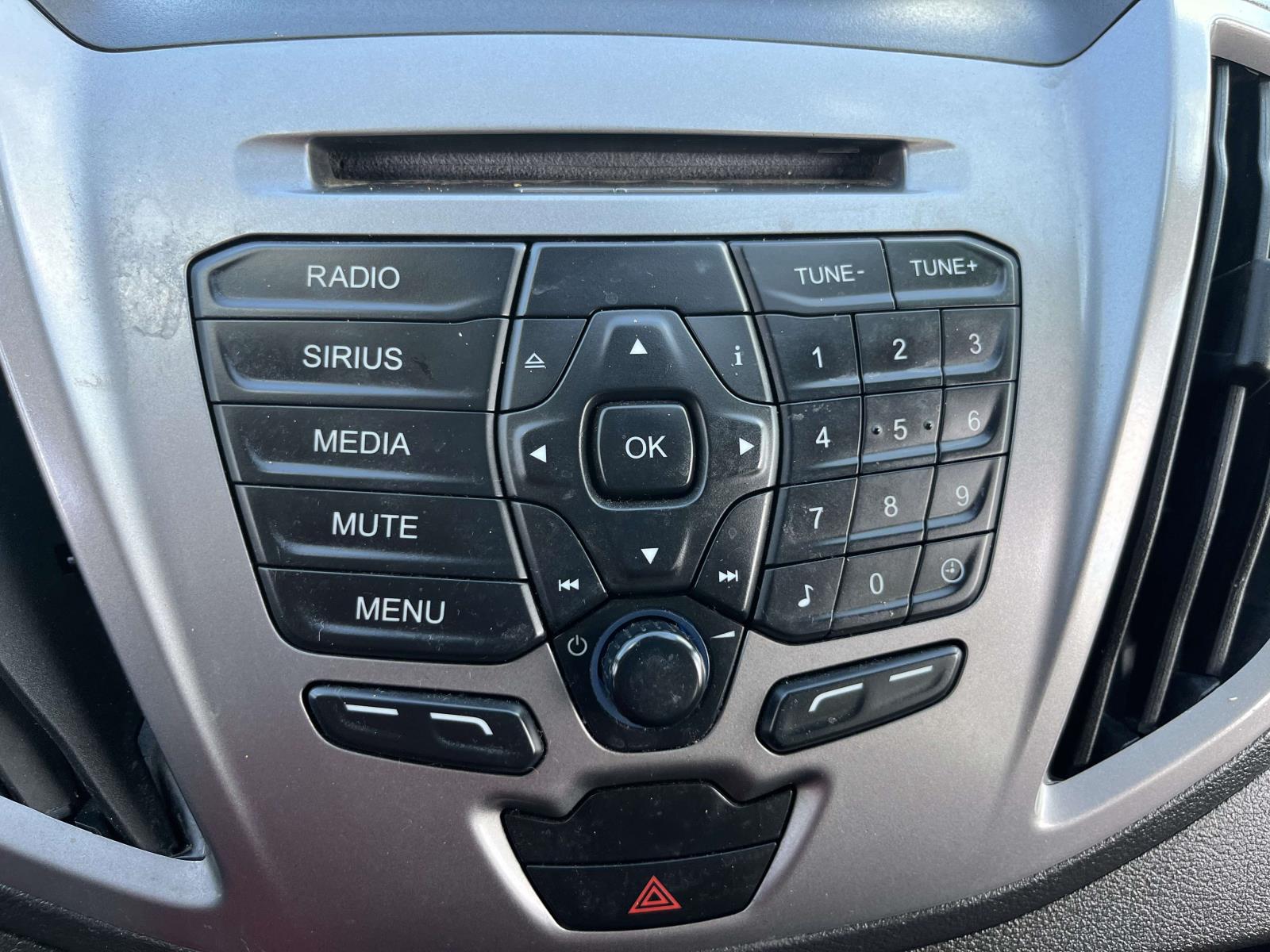 2015 Ford Transit XL - Photo 16