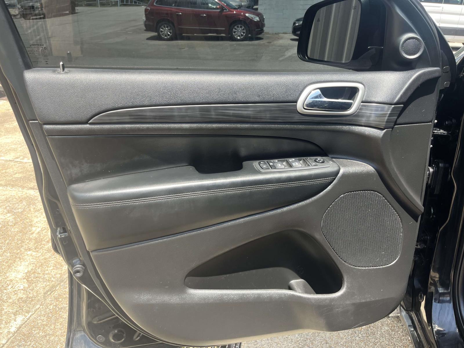 2019 Jeep Grand Cherokee Altitude - Photo 13