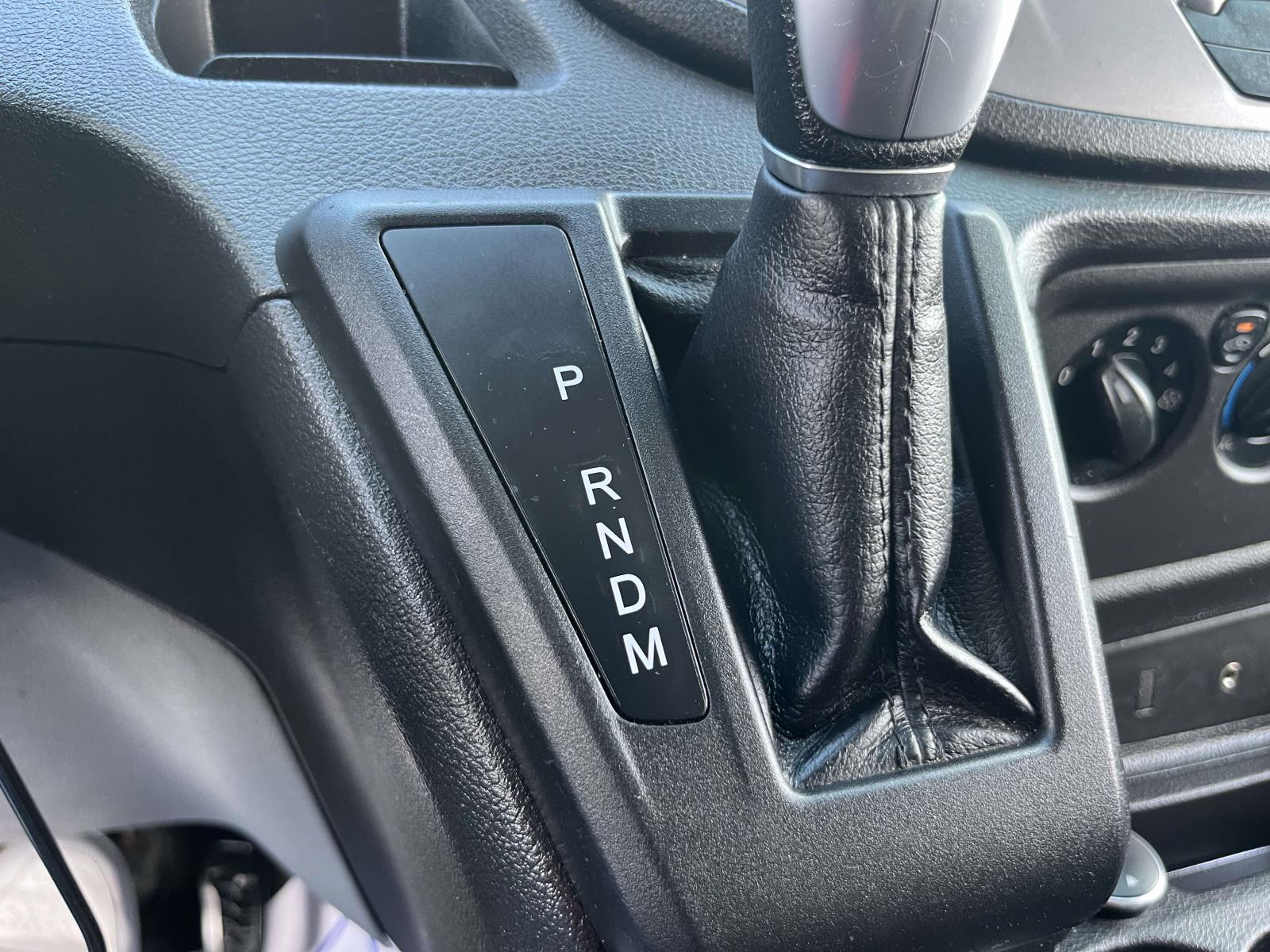 2015 Ford Transit XL - Photo 21