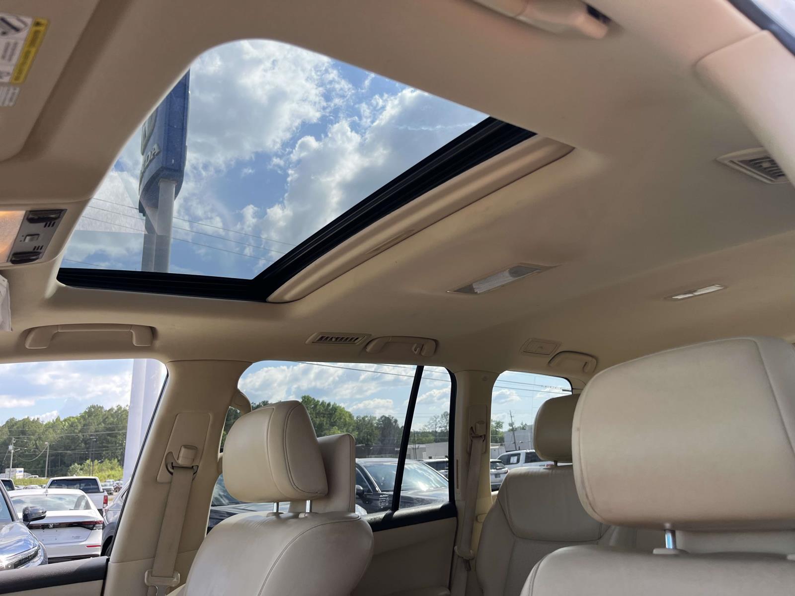 2015 Lexus LX 570 - Photo 13