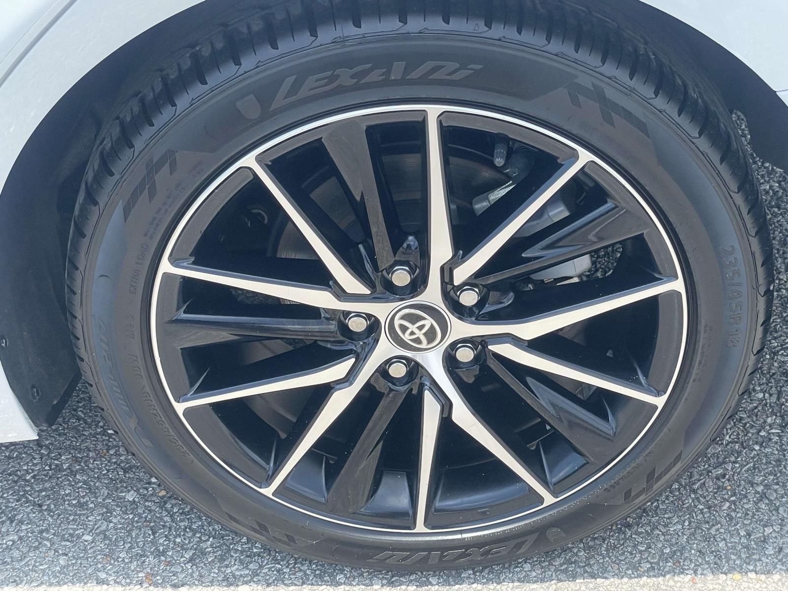 2023 Toyota Camry SE - Photo 7