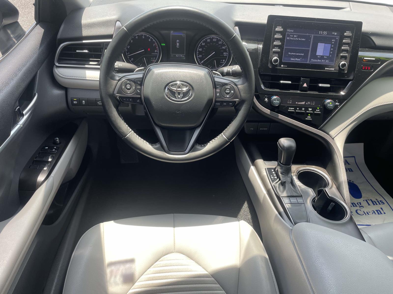 2023 Toyota Camry SE - Photo 9