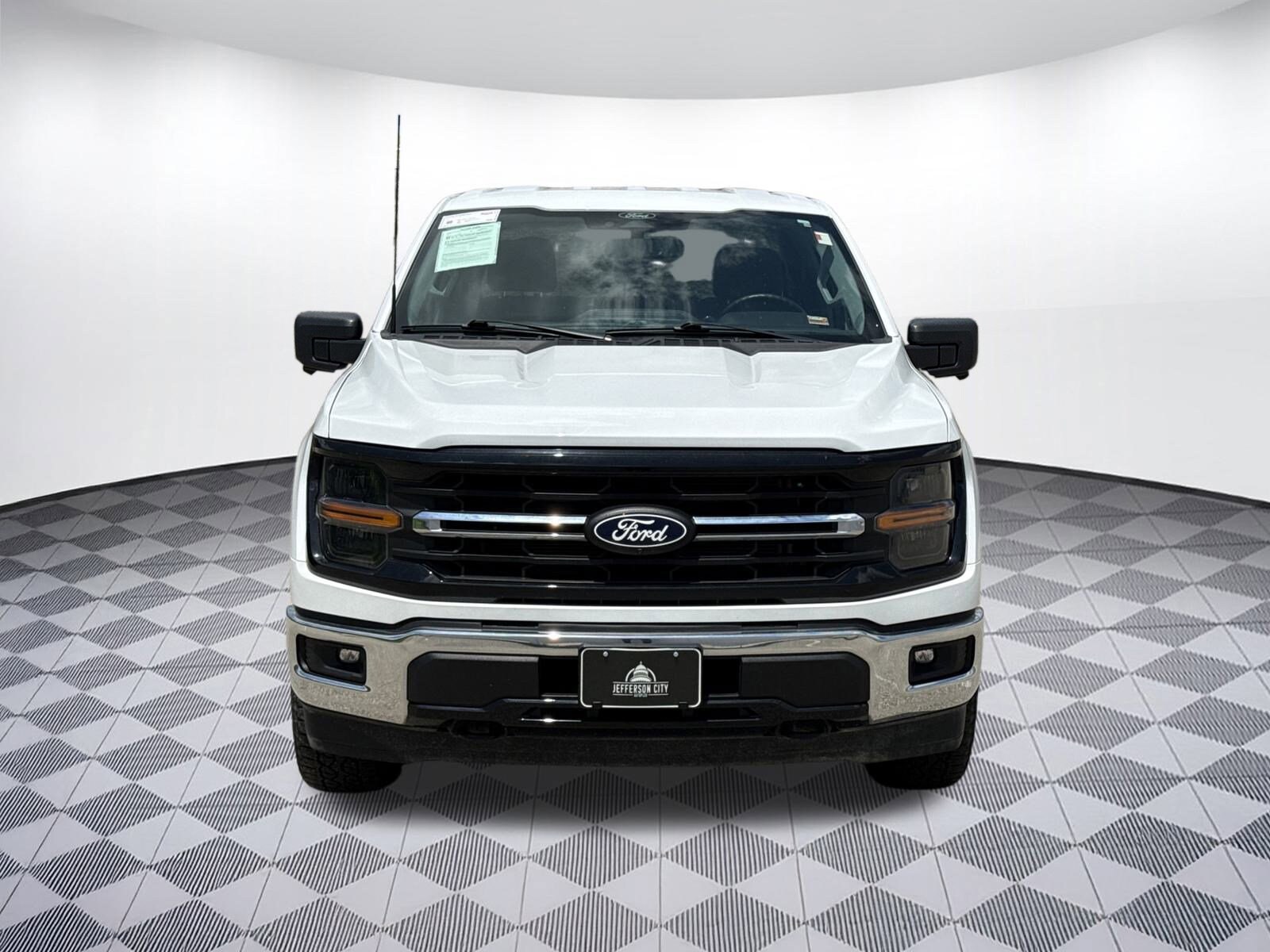 2024 Ford F-150 XLT photo 2