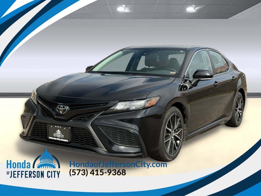 Used 2023 Toyota Camry SE Sedan