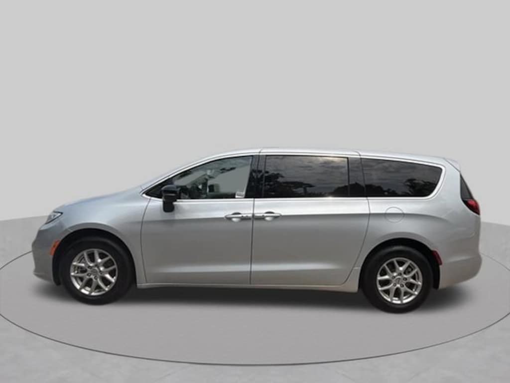 Used 2024 Chrysler Pacifica Touring L Touring L FWD