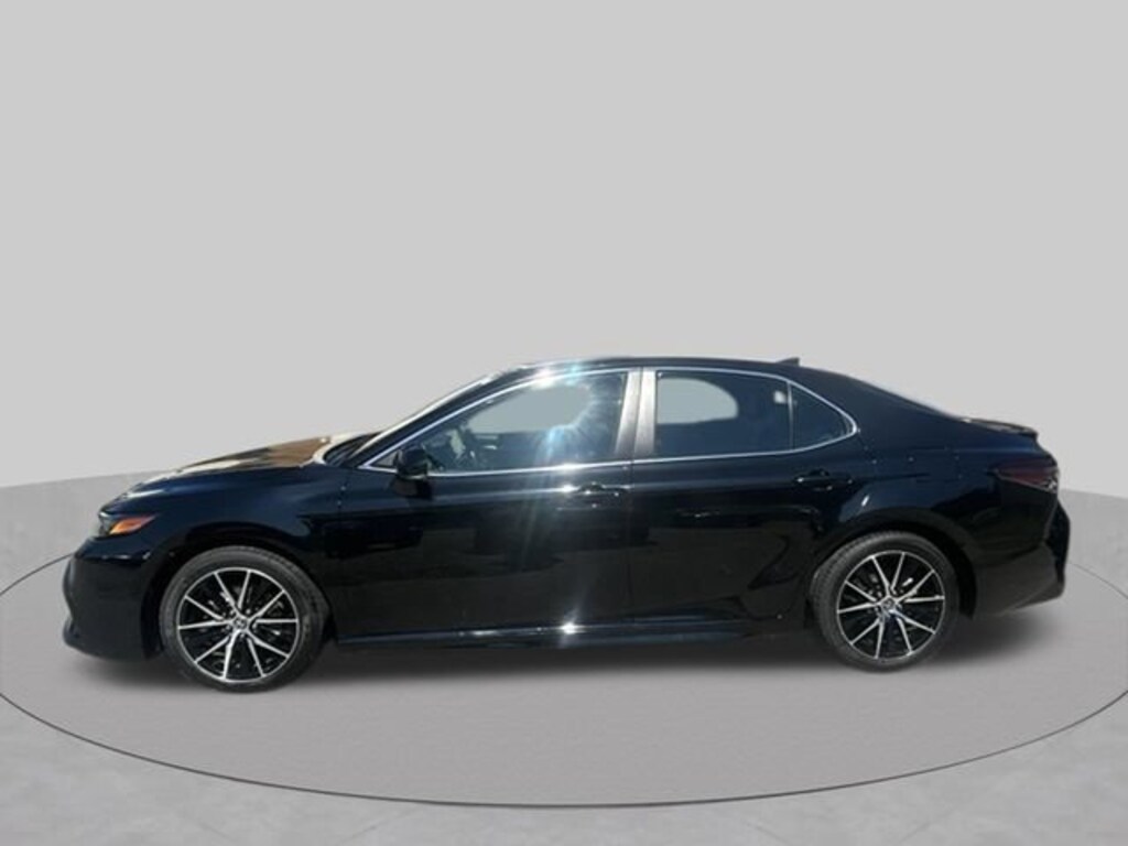 Used 2023 Toyota Camry SE SE Auto
