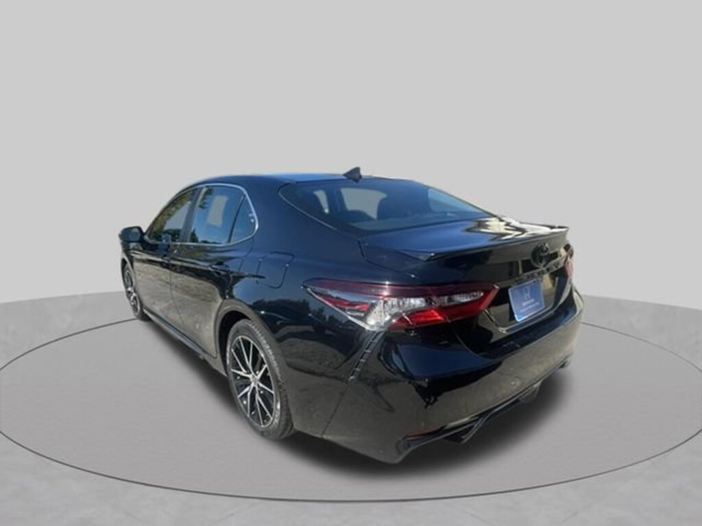 Used 2023 Toyota Camry SE SE Auto