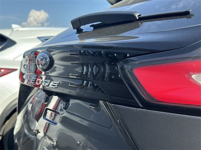 2022 Ford Edge SE photo 3