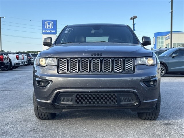 2019 Jeep Grand Cherokee Altitude photo 2