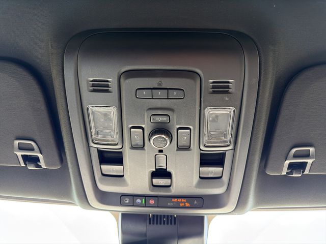 2024 GMC Yukon Denali - Photo 34