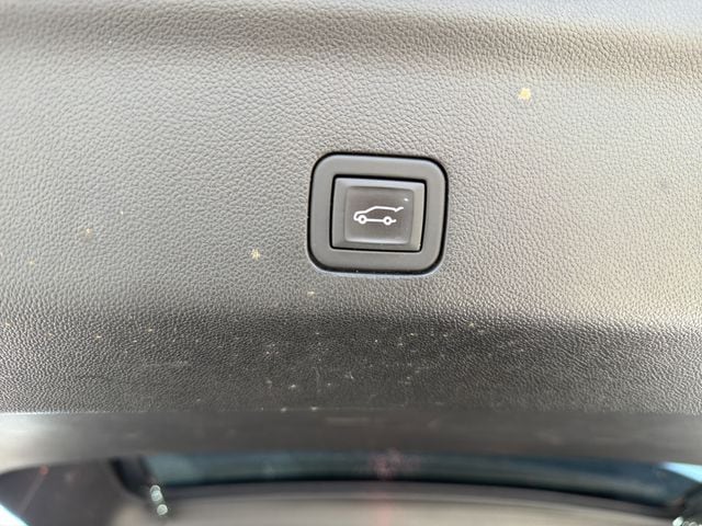 2024 GMC Yukon Denali - Photo 21