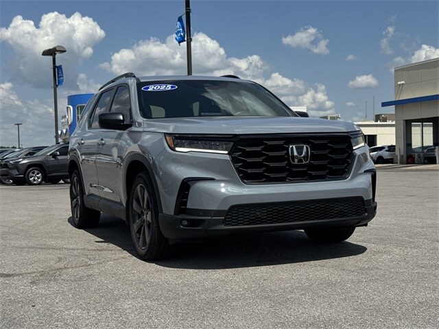 2025 Honda Pilot Sport photo 3
