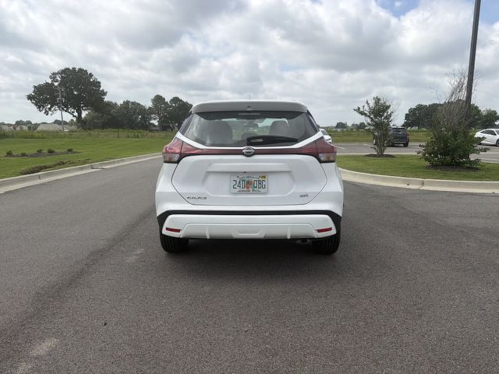 Used 2024 Nissan Kicks SR SUV