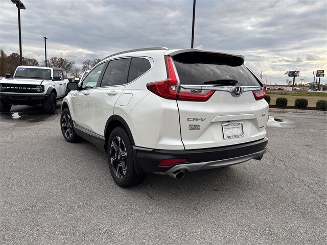 2018 Honda CR-V Touring photo 2