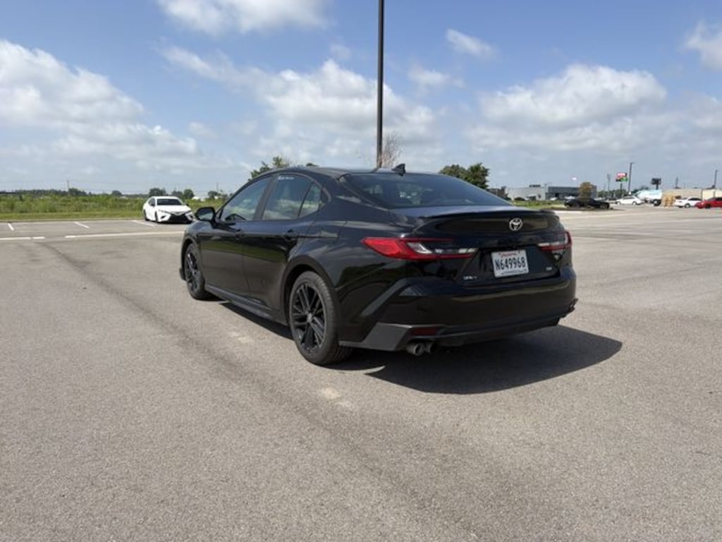 Used 2025 Toyota Camry SE Sedan