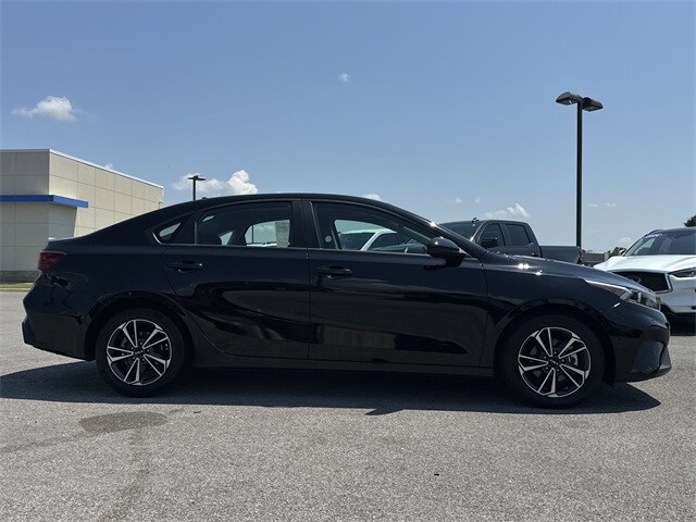 2024 Kia Forte LXS photo 4