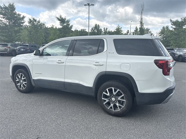2023 Gmc Acadia SLE photo 2