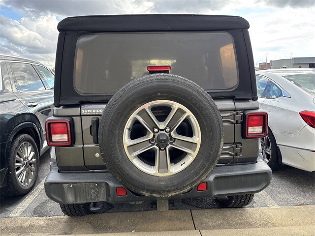 2018 Jeep Wrangler Unlimited Sahara photo 3