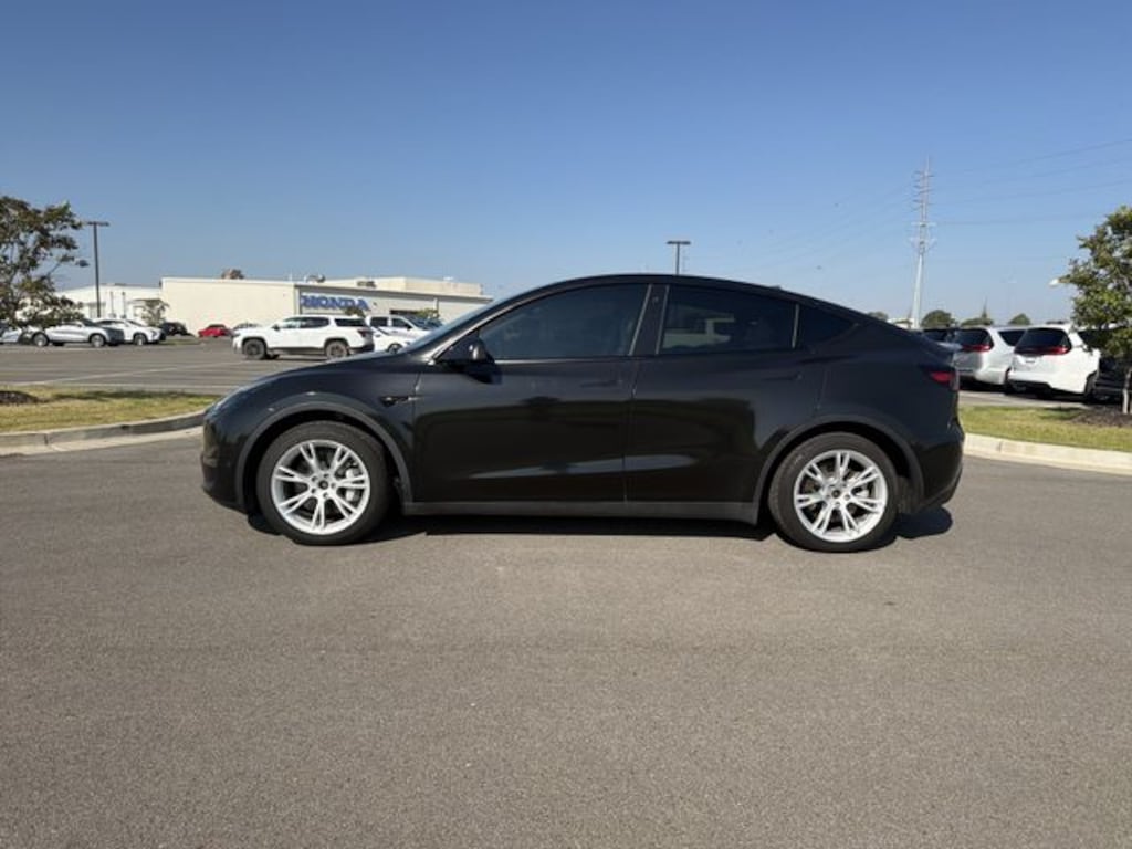Used 2023 Tesla Model Y Long Range SUV