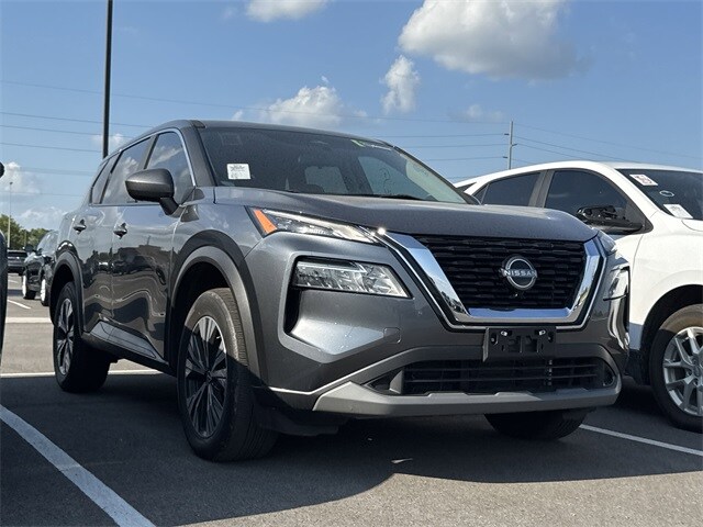 2023 Nissan Rogue SV photo 2