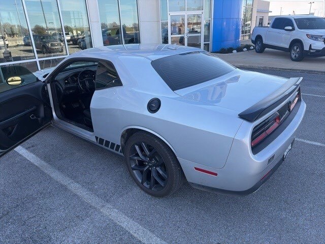 2020 Dodge Challenger SXT photo 4